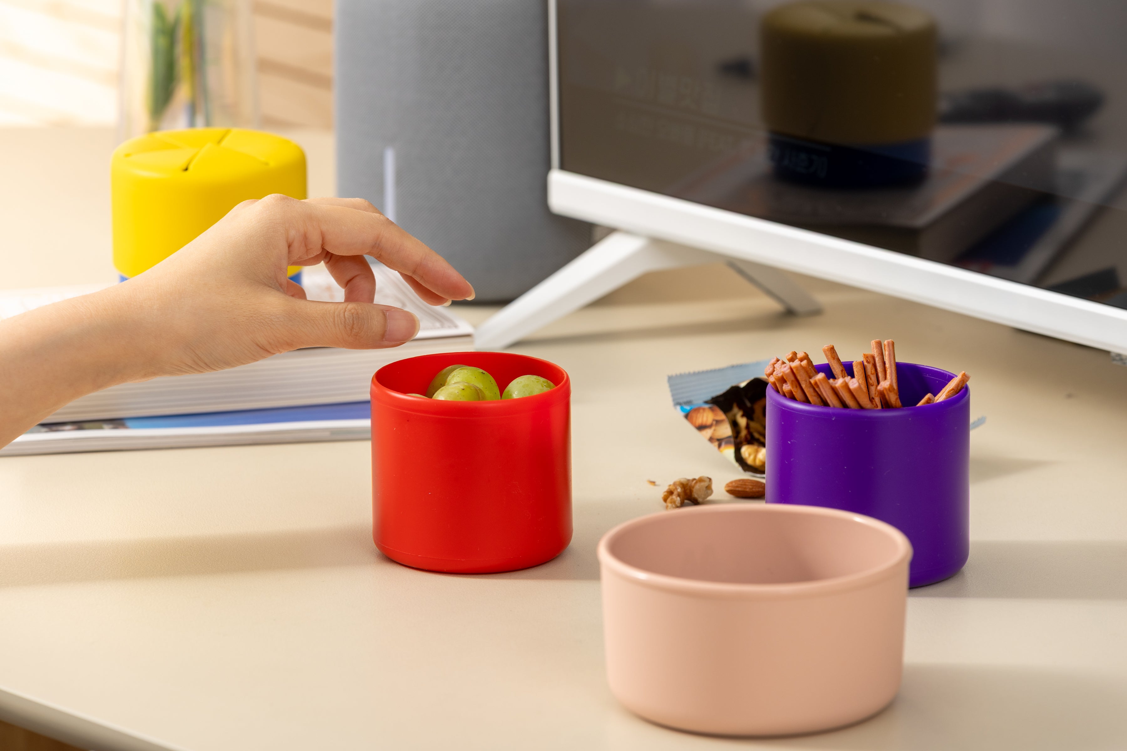Pickcup snackcup on the desk